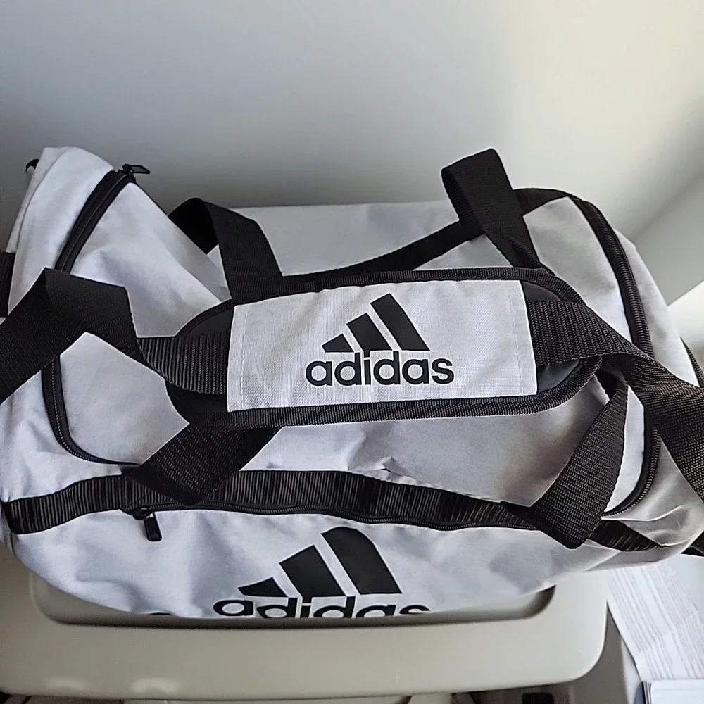 Adidas Defender Duffle Gym Bag Gray Black Shoulder Strap Medium, Great Condition